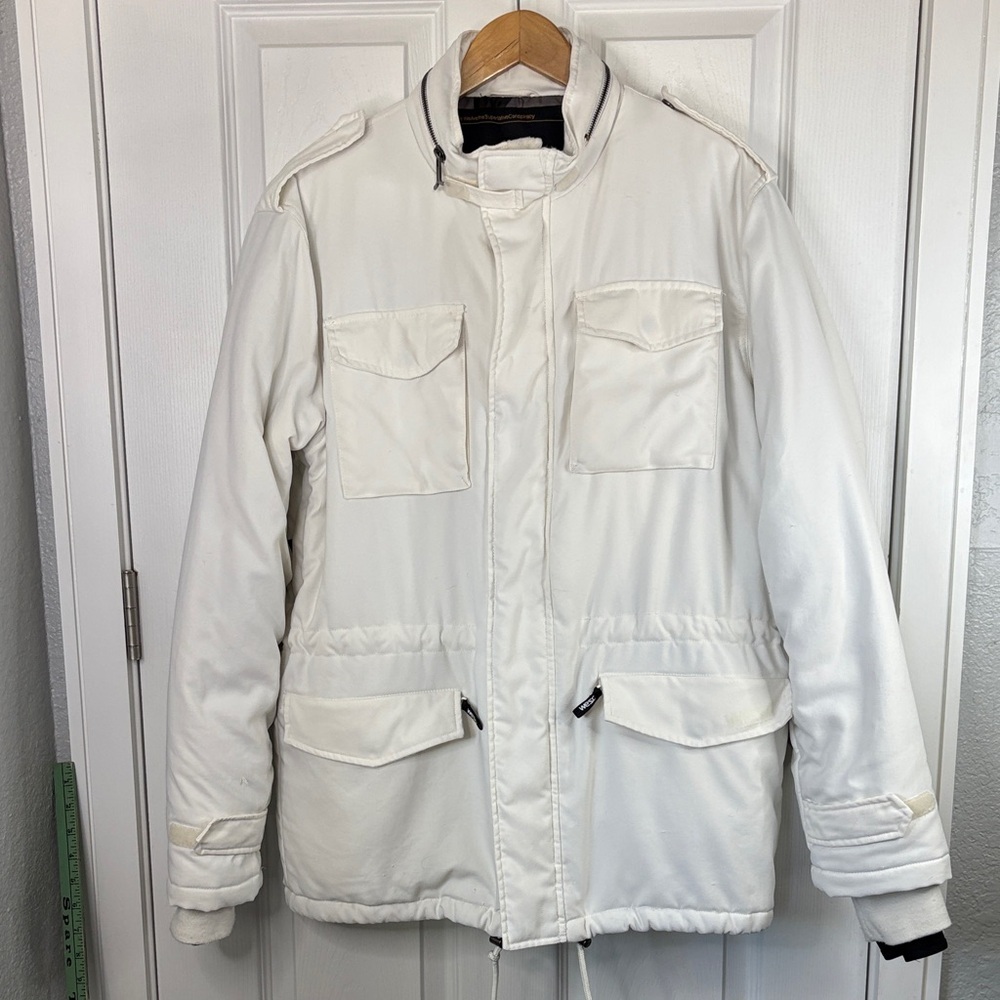 WESC Men's‎ L Classic White Snowboard/Snow Jacket